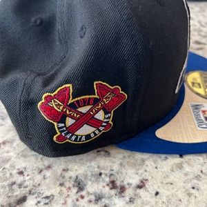 Mens Atlanta Braves 7 1/4 size Screaming Indian Fitted Hat